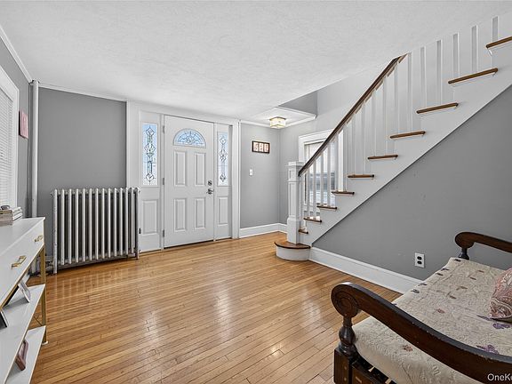 4th image of 22 Perry Avenue