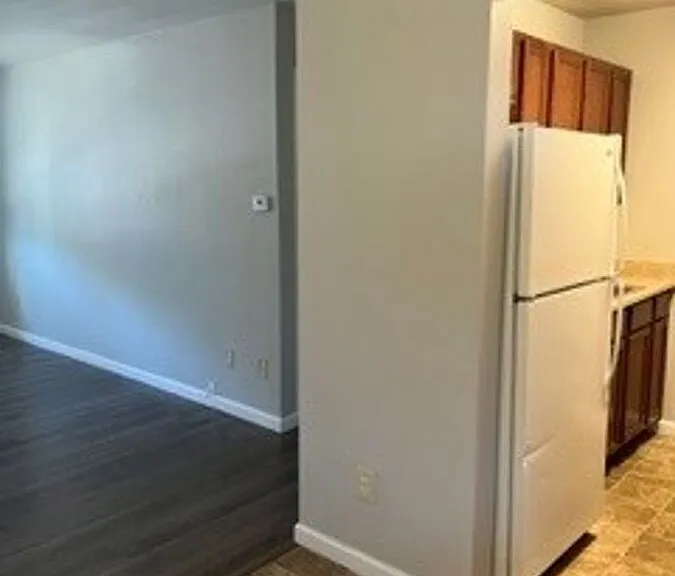 4357 N Chestnut St #202 — Photo 6