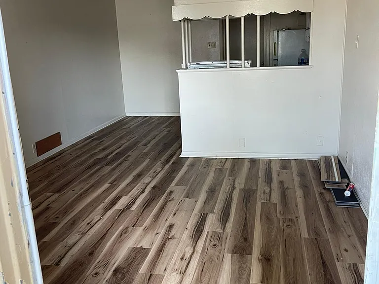 414 E Avenue A #102 — Photo 2