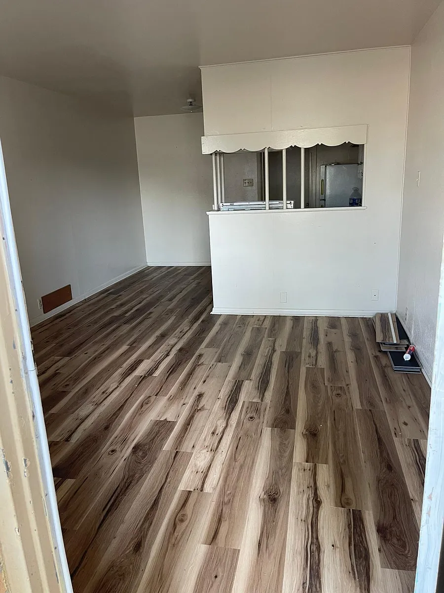 Building Photo - 414 E Avenue A #102