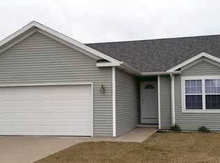 8477 Nuthatch Dr, Freeland, MI 48623