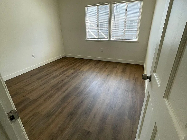 16104 S Harvard Blvd #B — Photo 5
