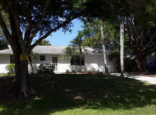 915 Sweetbay Ave, Sebastian, FL 32958