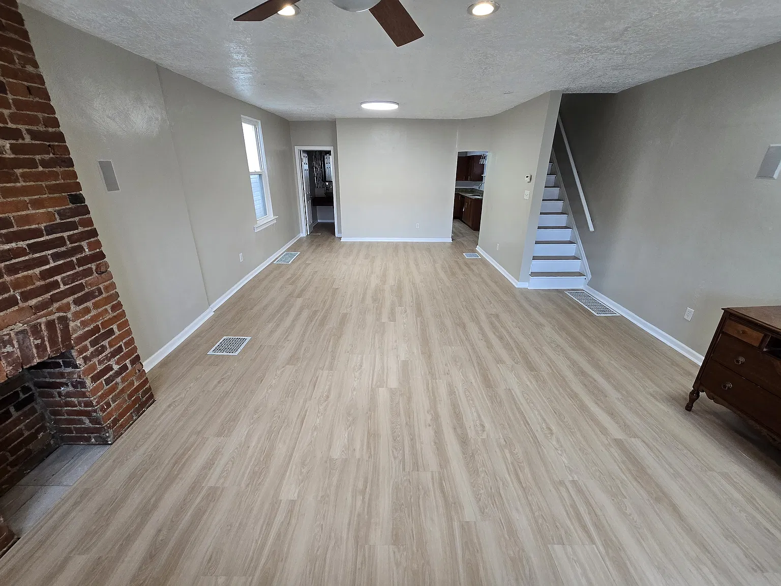 825 Southern Ave — Photo 1