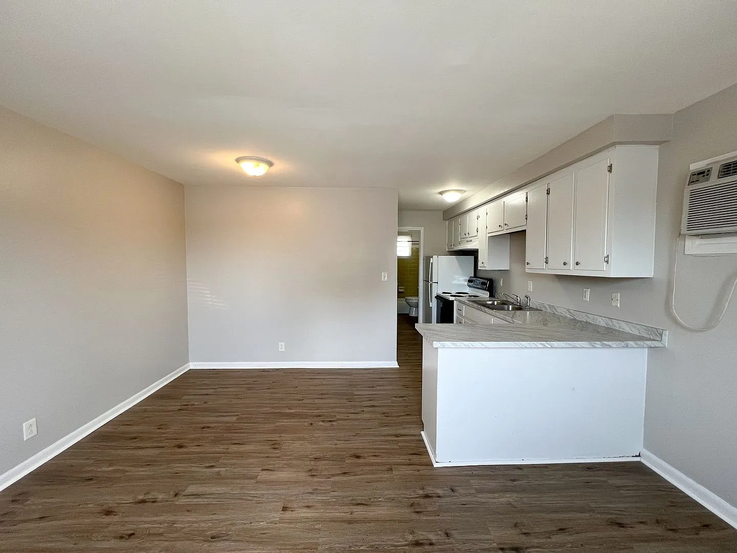 701 Power Street — Photo 4