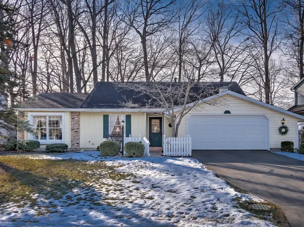 8625 Creekside Pl, Fort Wayne, IN 46804