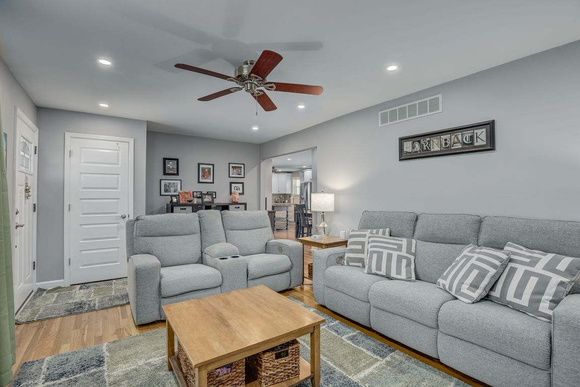 next background image