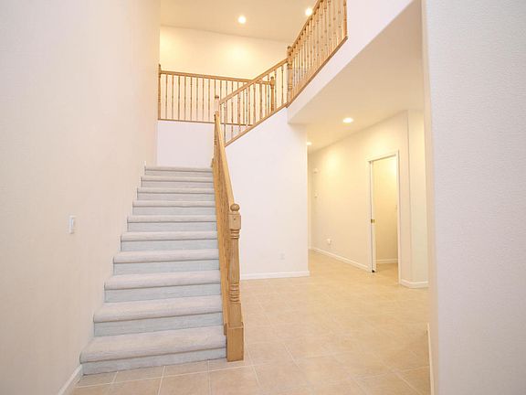 2nd image of 1530 Toyon Way