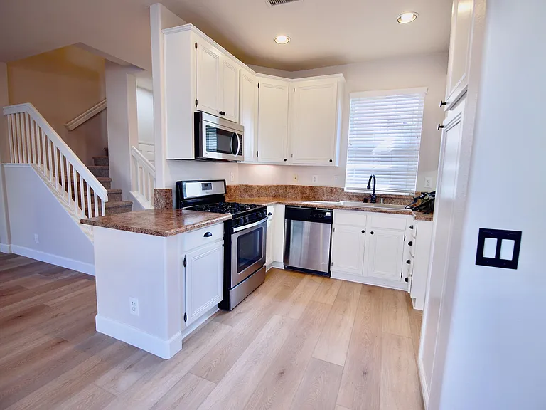 241 Seacountry Ln — Photo 2