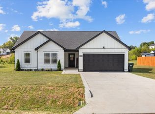 3008 Longview Ct, Dickson, TN 37055