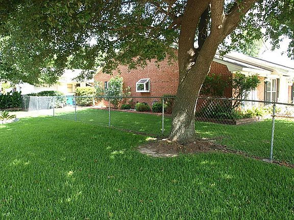 Corner lot with shady tree coverage!