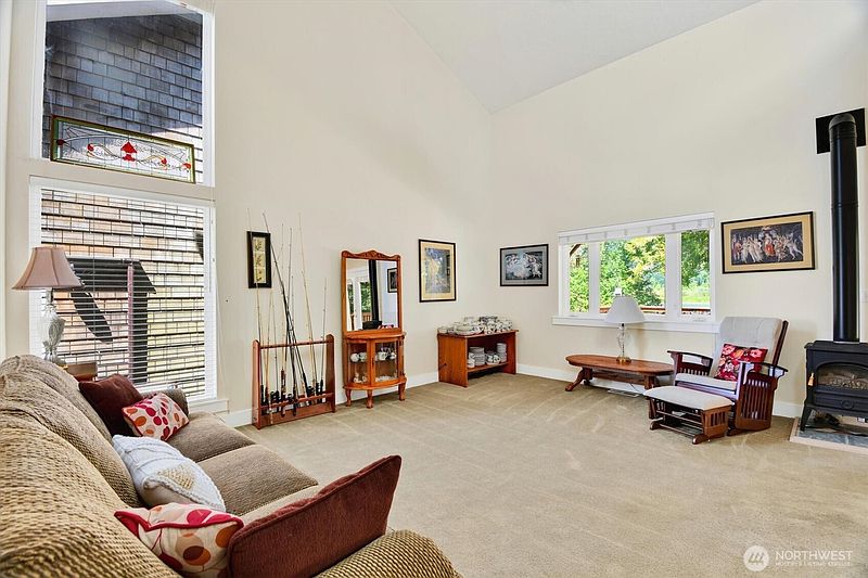 5th image of 347 E Birnie Slough Road