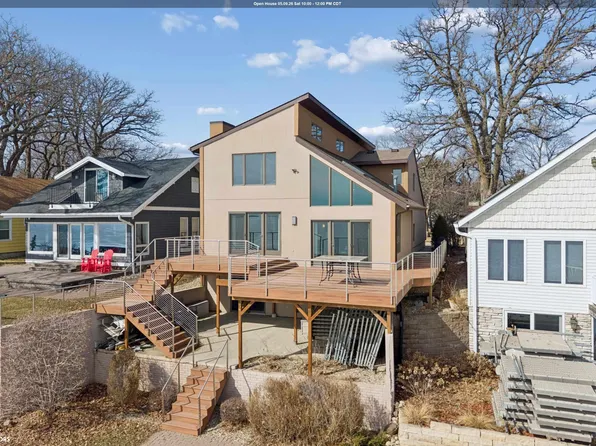 1823 N Shore Dr, Clear Lake, IA 50428