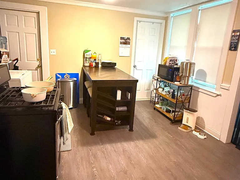 284 E St #2 — Photo 4