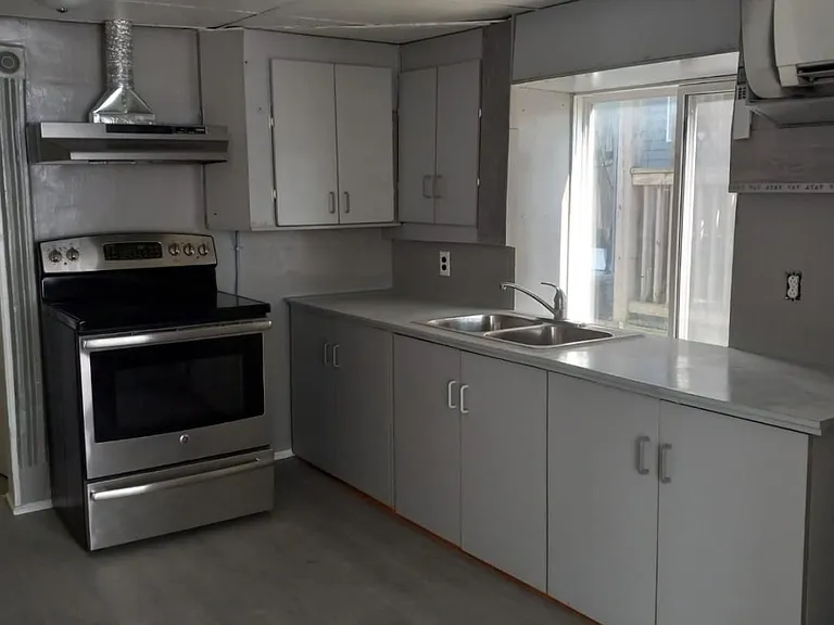 113 Trafalgar Rd — Photo 5