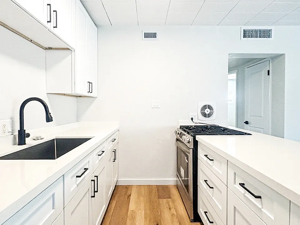 25 E Eva St #1