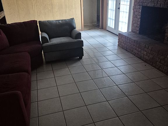 5th image of 711 Cherry St