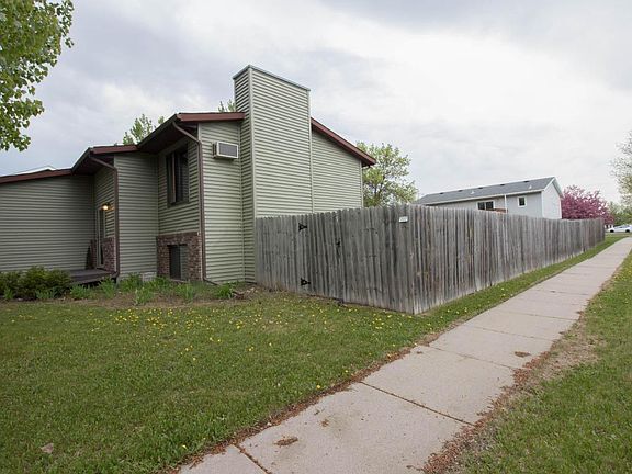 3rd image of 1722 4th Ave E