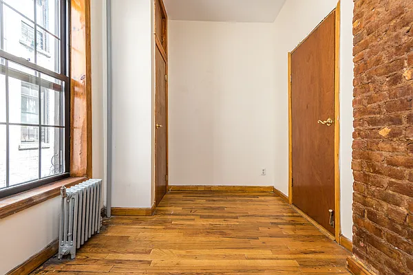 Rented by Nooklyn NYC LLC | media 44