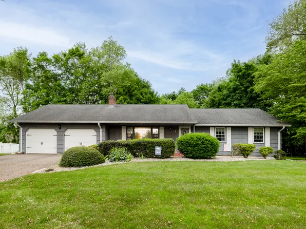 33 Crestwood Trail, East Hartford, CT 06118