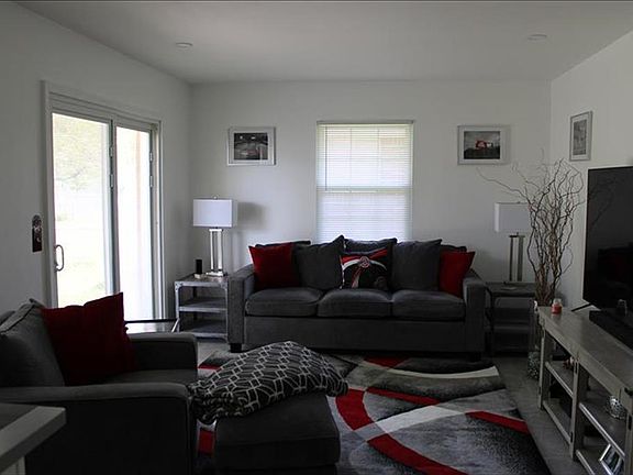 Family Room 13x11