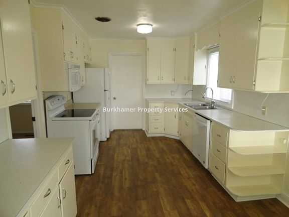5th image of 2927 Pacific Ave