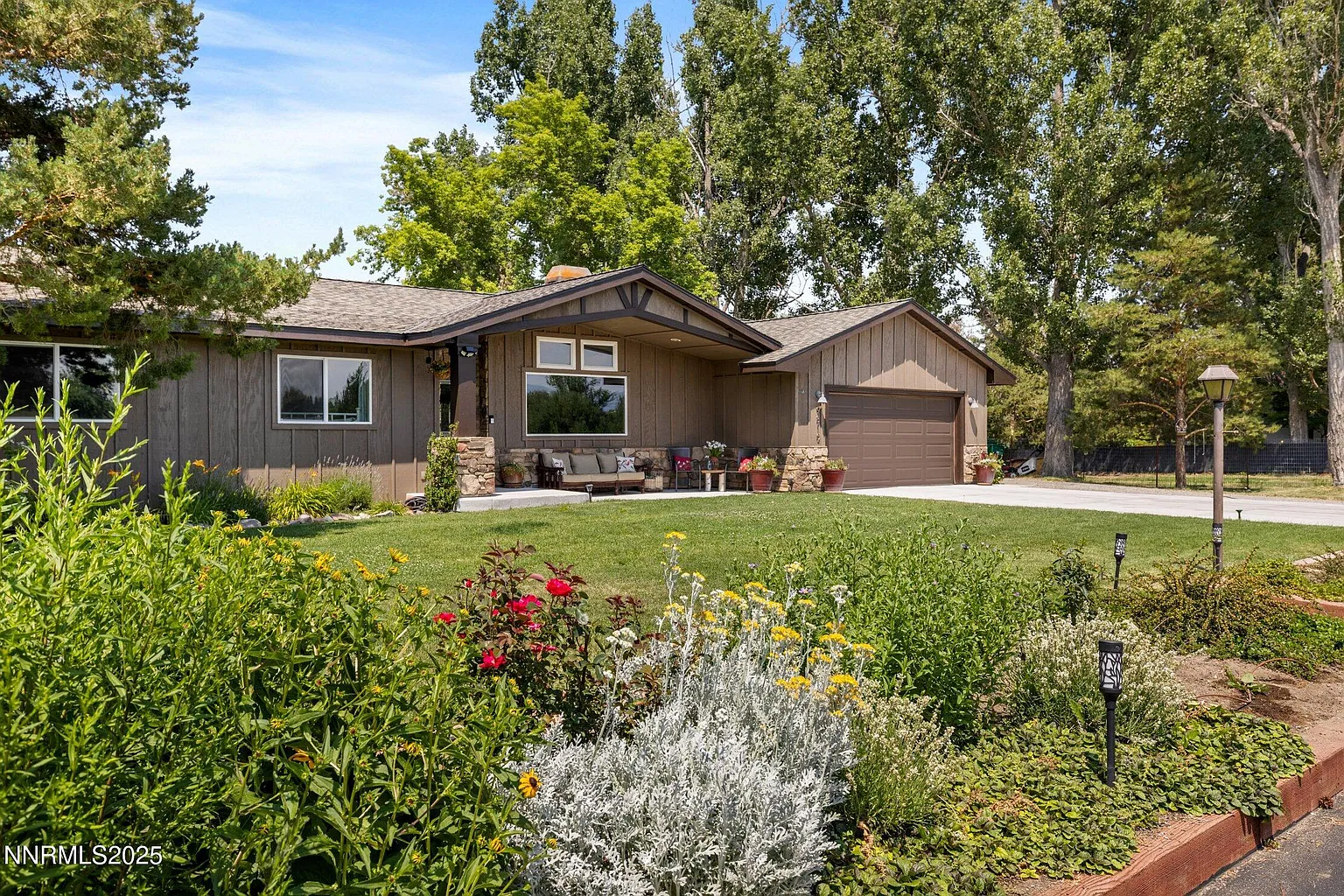 9810 Dixon Ln photo 1