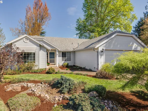 1360 N Locust St, Canby, OR 97013