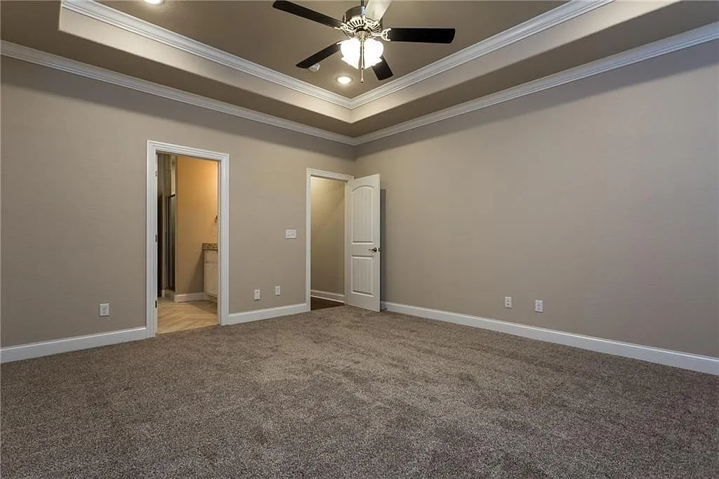3502 Southwest Brittany Road - 1 — Photo 4