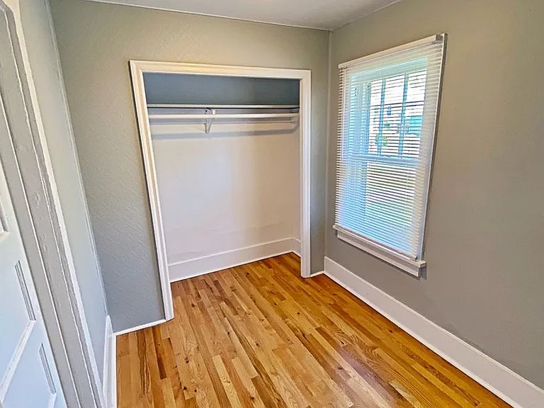 5648 Dorcas St — Photo 16