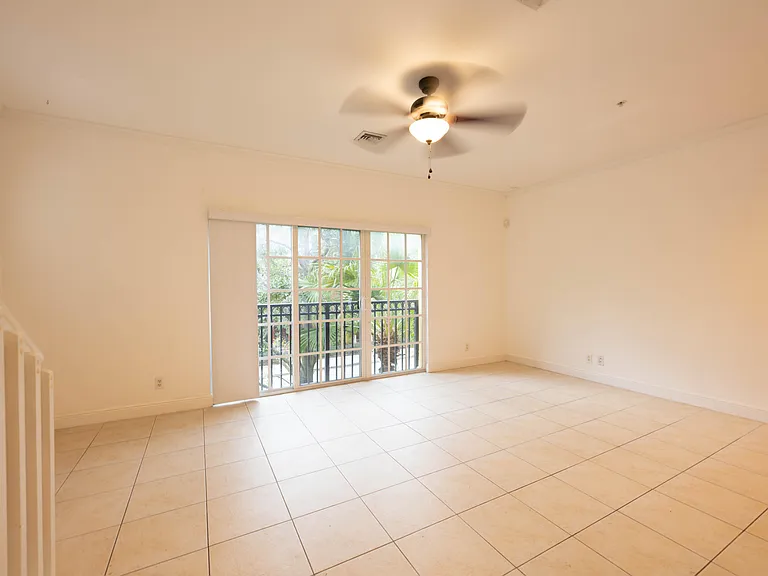 530 S Federal Hwy #8 — Photo 18