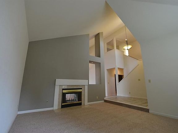 3rd image of 2487 Cove Pl