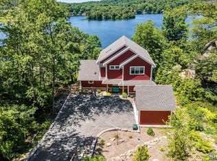 1044 Lakeside Dr E, Highland Lakes, NJ 07422