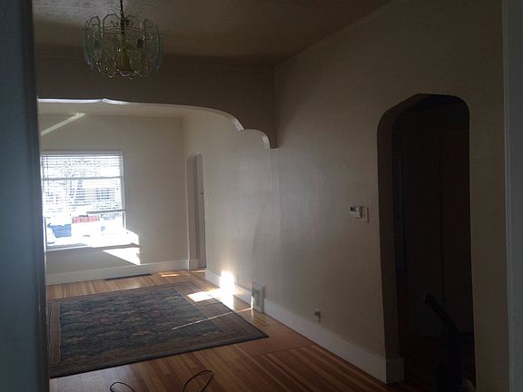 5th image of 206 S Corona St
