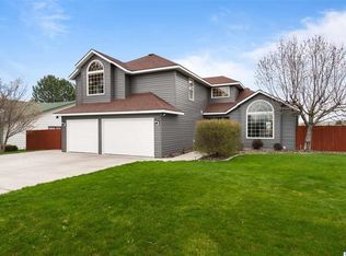 4545 Maple Ln, West Richland, WA 99353