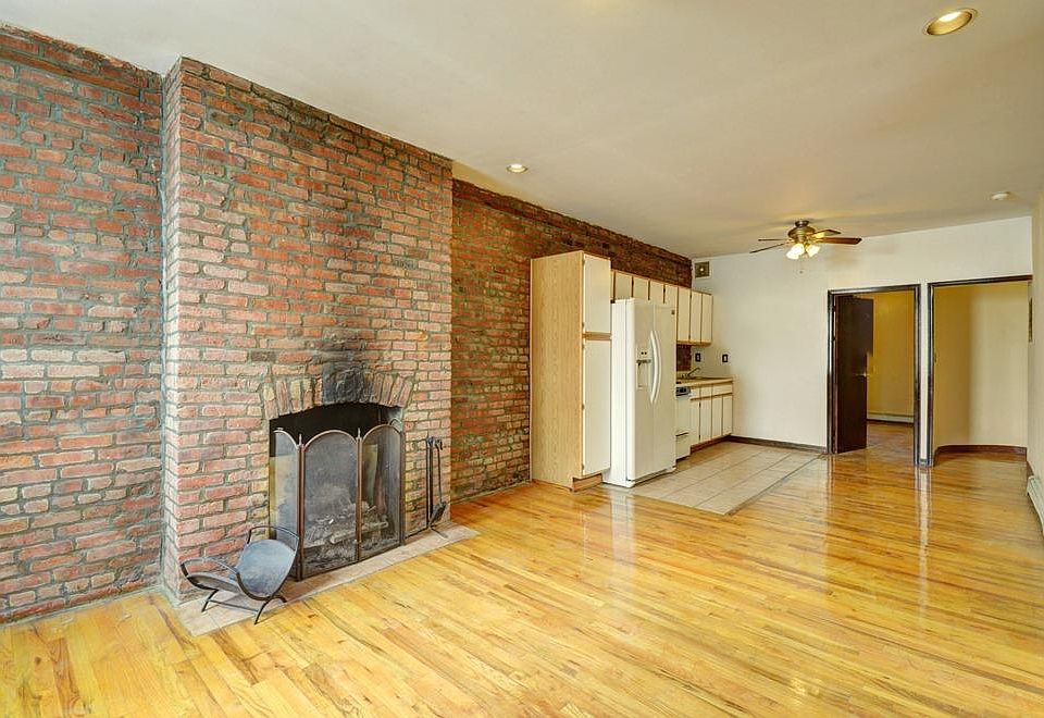 2nd image of 146 Coffey St
