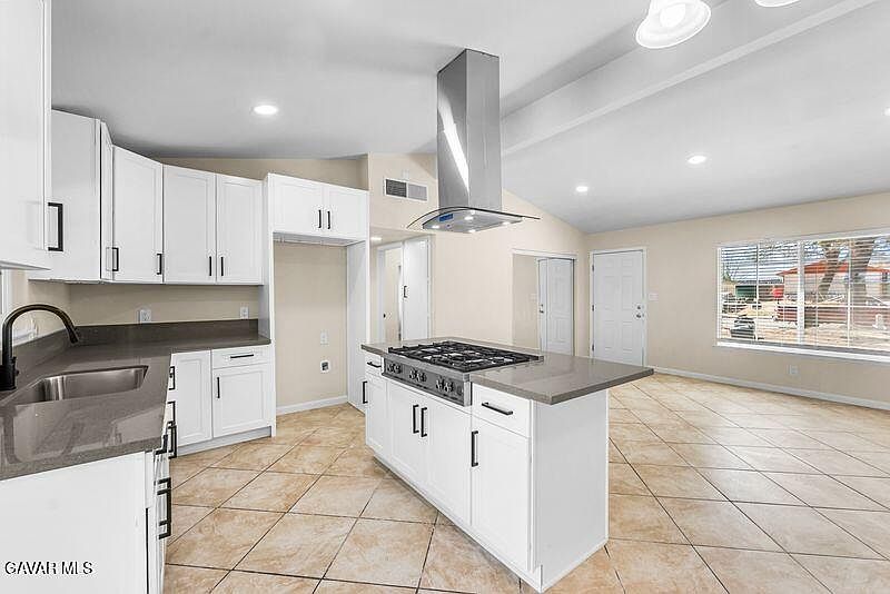 1st image of 10921 Rome Beauty Dr