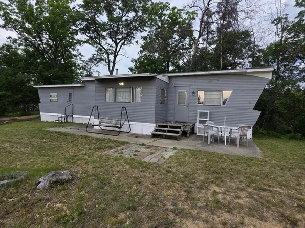 954 Chamber Ct, Saint Helen, MI 48656