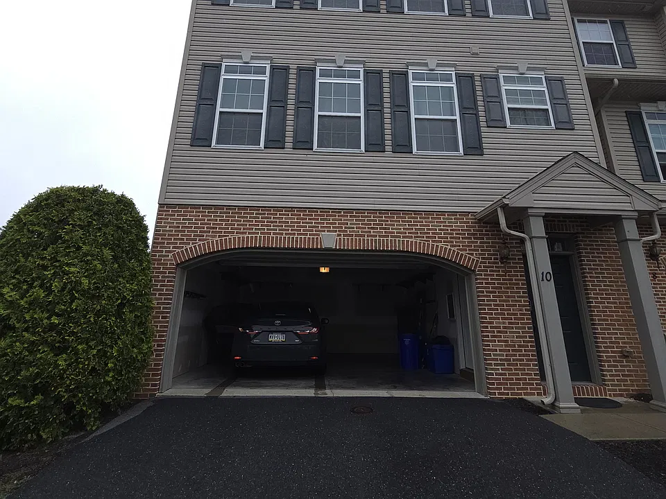 10 Jay Cir