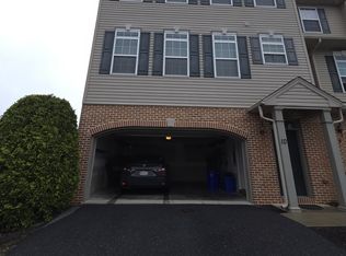 10 Jay Cir, Lemoyne, PA 17043