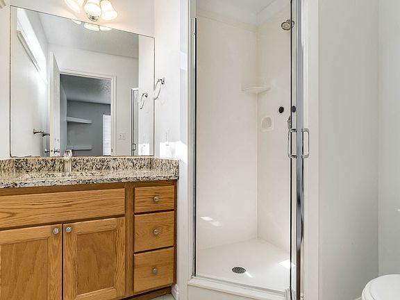 5th image of 127 W Heather Cir