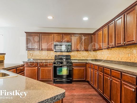 5th image of 2861 Brookford Ln SW