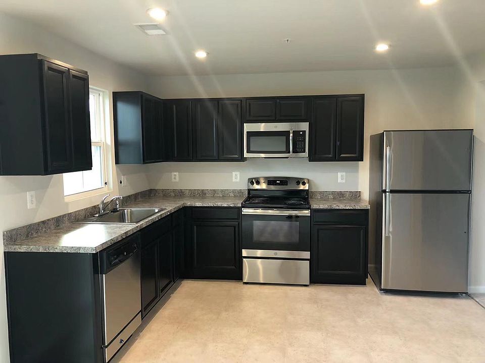 2nd image of 20 Marsh Ln