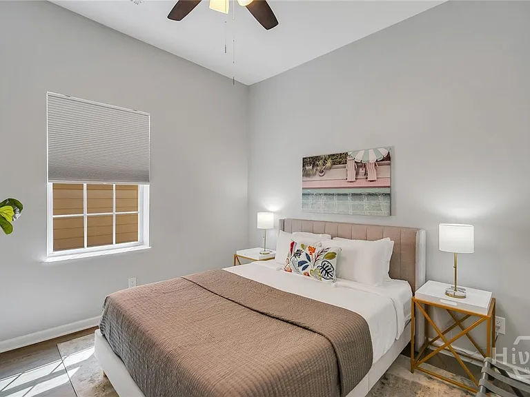 323 W 31st St #2 — Photo 11