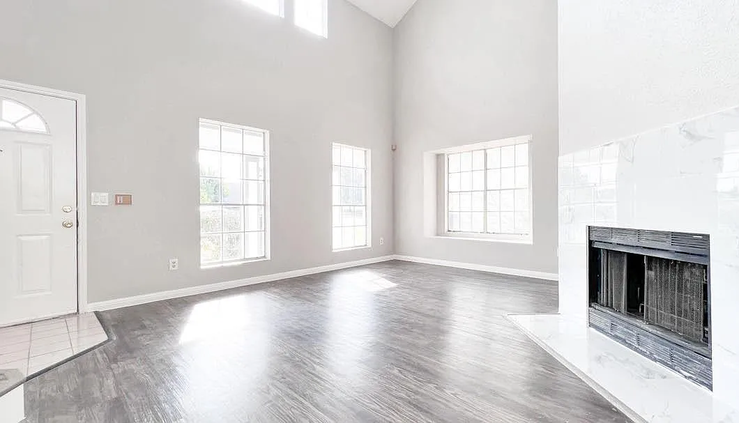 4 bed, 2.5 bath, 1795 sqft, $2,050 — Photo 3