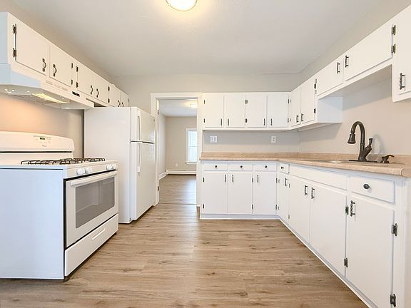2nd image of 25 Kinsley St #I