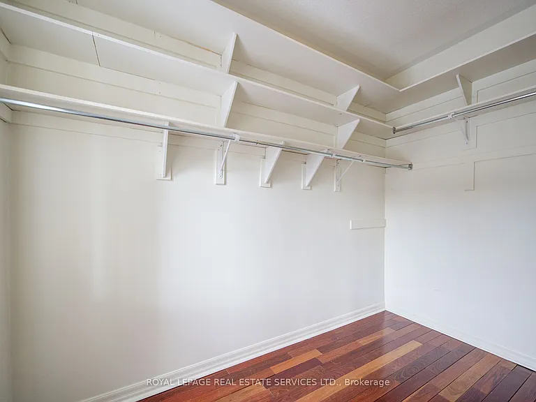 115 Saint Lawrence Dr — Photo 33