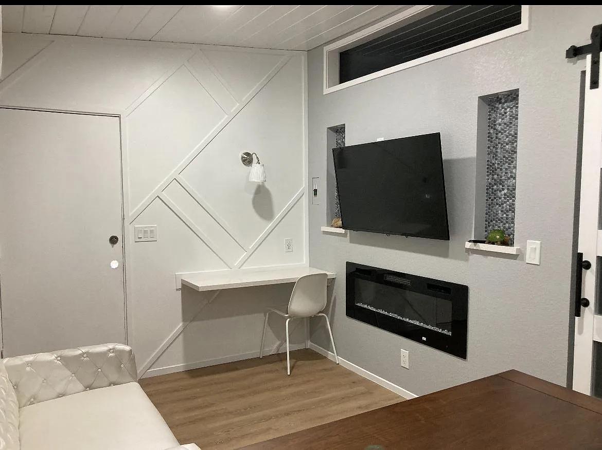 1 bed, 400 sqft, $1,250 — Photo 2