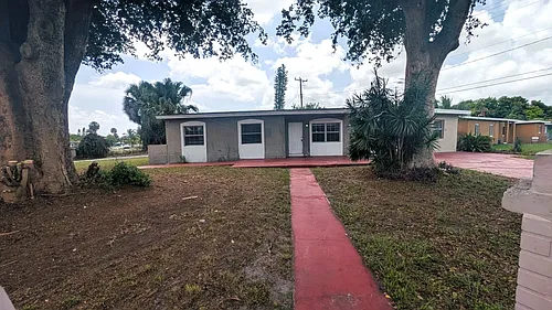 801 NW 33rd Ter Photo 1