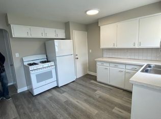 2083 Ferndale Ave, Lakewood, OH